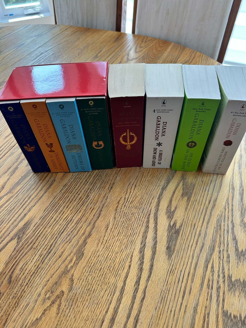 Diane Gabaldon Outlander Series Bundle: Books 1,2,3,4 Boxed Set - Picture 9 of 11